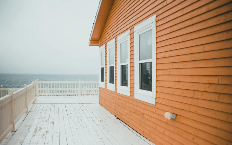 7 Deck Staining Mistakes That Cause Peeling Within One Season and What Professionals Do Differently
