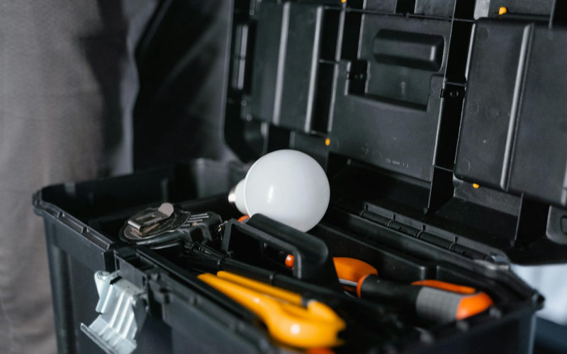 Building Your Essential Toolbox: Tools You Can’t DIY Without